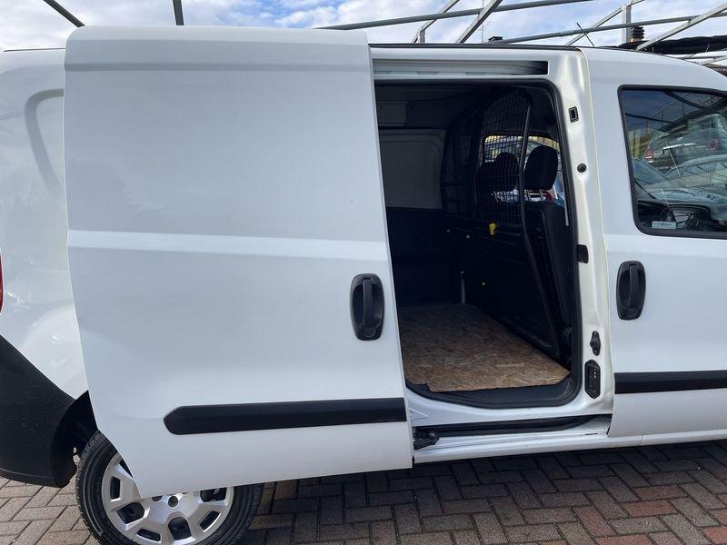 FIAT Doblò CARGO MAXI 1.6 M-jet 105CV SX 3 POSTI E6
