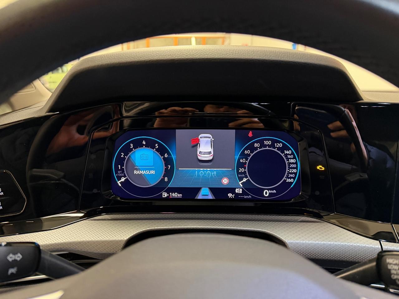 Volkswagen Golf 8 - ACTIVE - FULL OPTIONAL