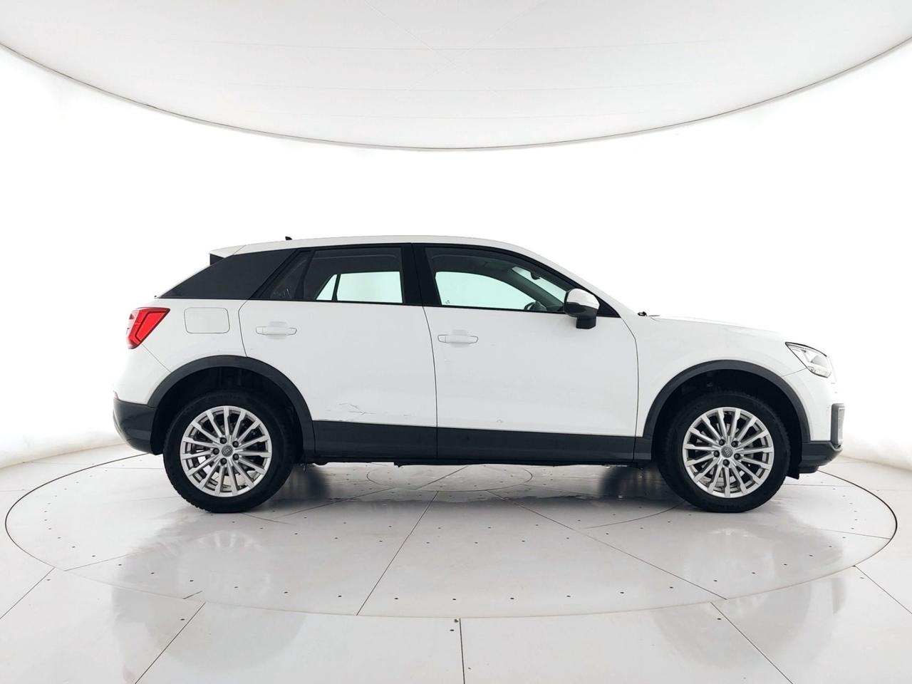AUDI Q2 35 1.5 tfsi Business Design LED+C17"