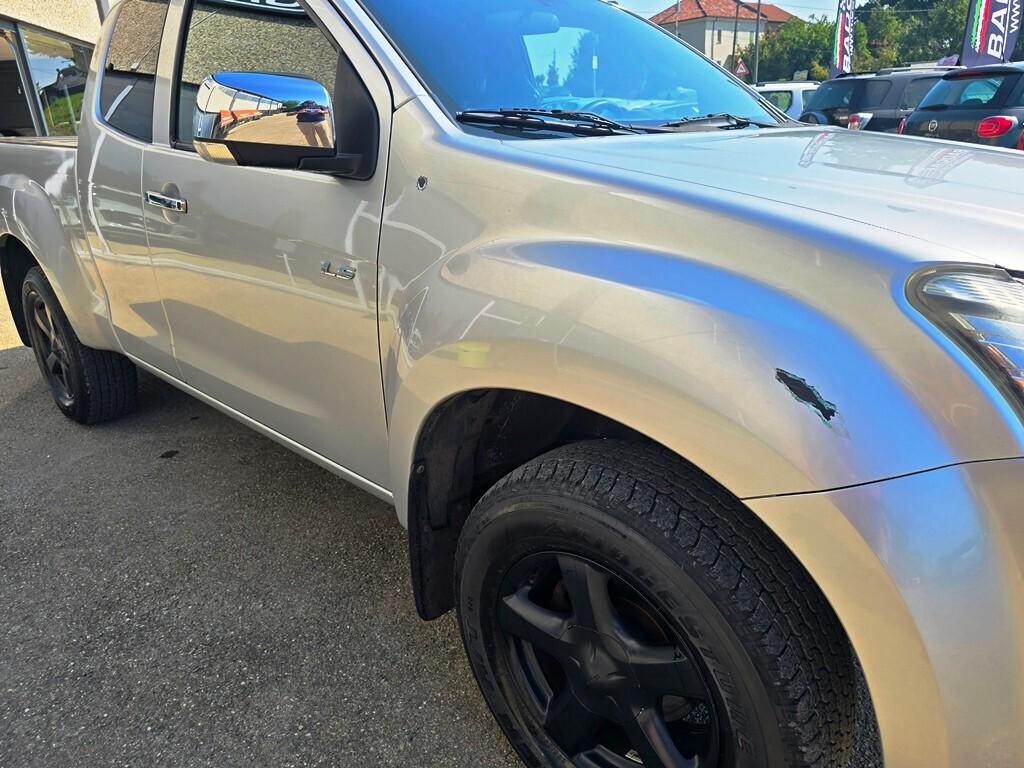 Isuzu D-Max 2.5 TDI 163CV SPACE CAB "LS"