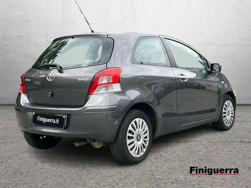 Toyota Yaris Yaris 3p 1.3 dual Sol