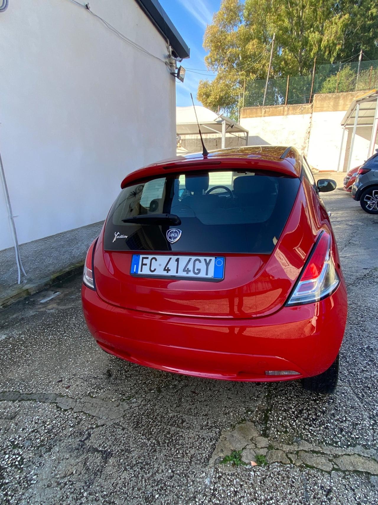 Lancia Ypsilon 1.2 69 CV 5 porte Silver