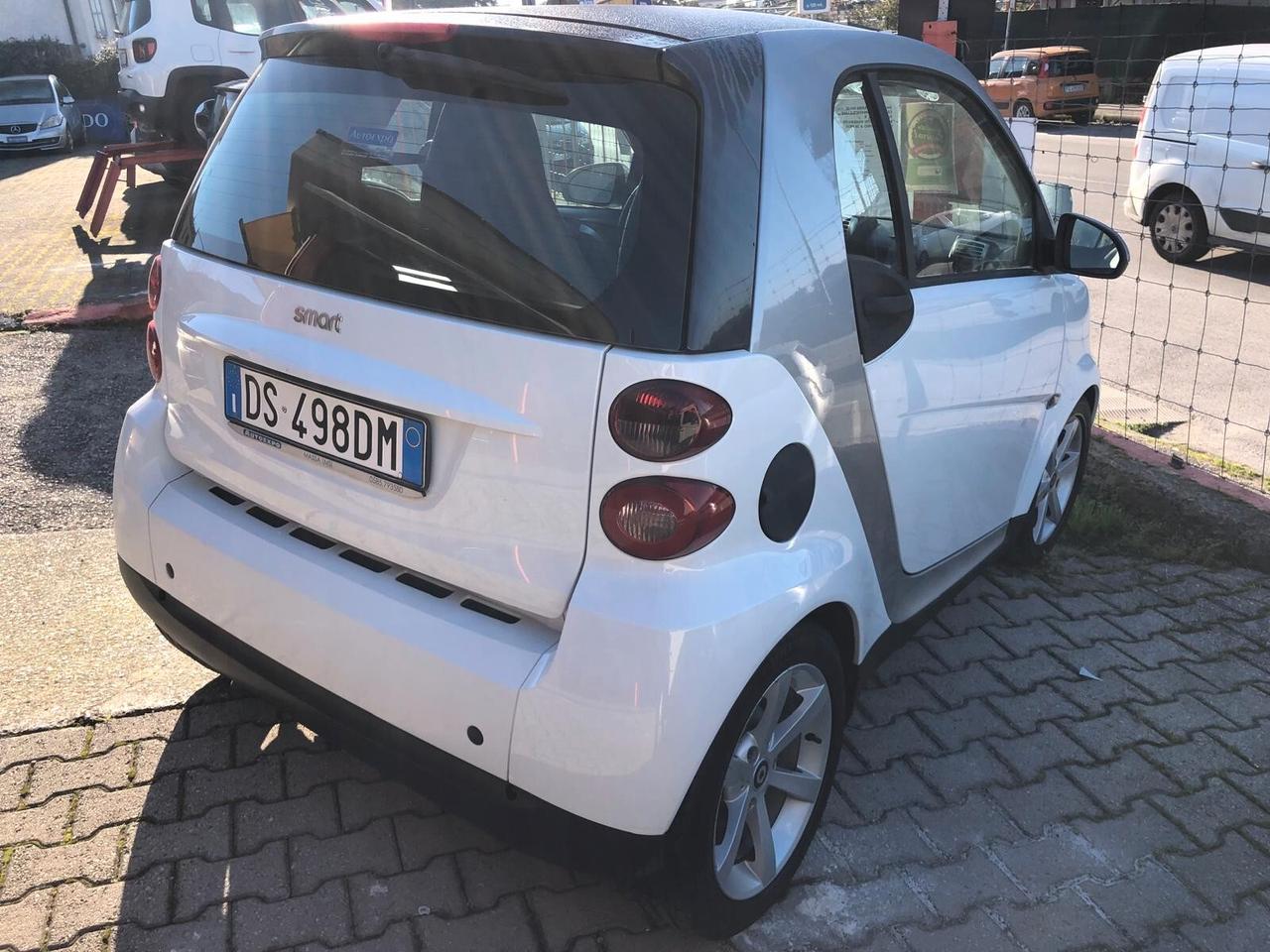 Smart ForTwo 1000 PULSE INTERNO IN PELLE CAMBIO AUTOMATICO E LEVE SUL VOLANTE X NEOPATENTATO POSSIBILITA' DI GARANZIA FINO A 36 MESI