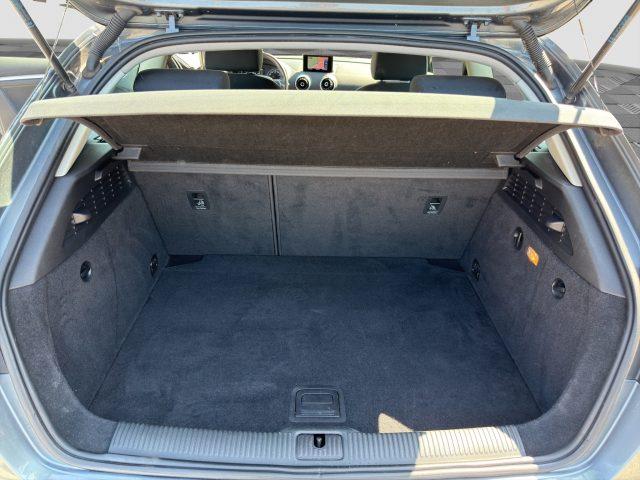 AUDI A3 A3 1.6 TDI Young