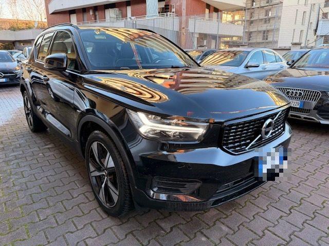 VOLVO XC40 T5 Recharge Plug-in Hybrid R-design