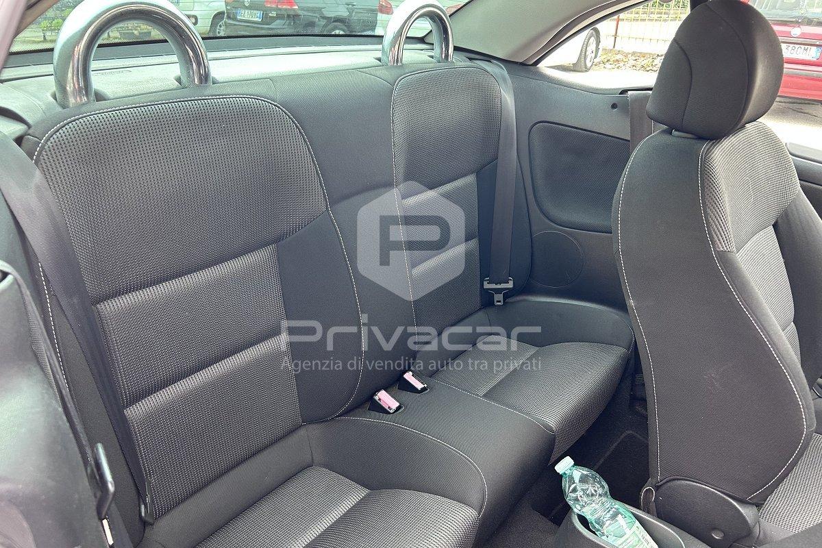 PEUGEOT 207 1.6 HDi 110CV CC Féline