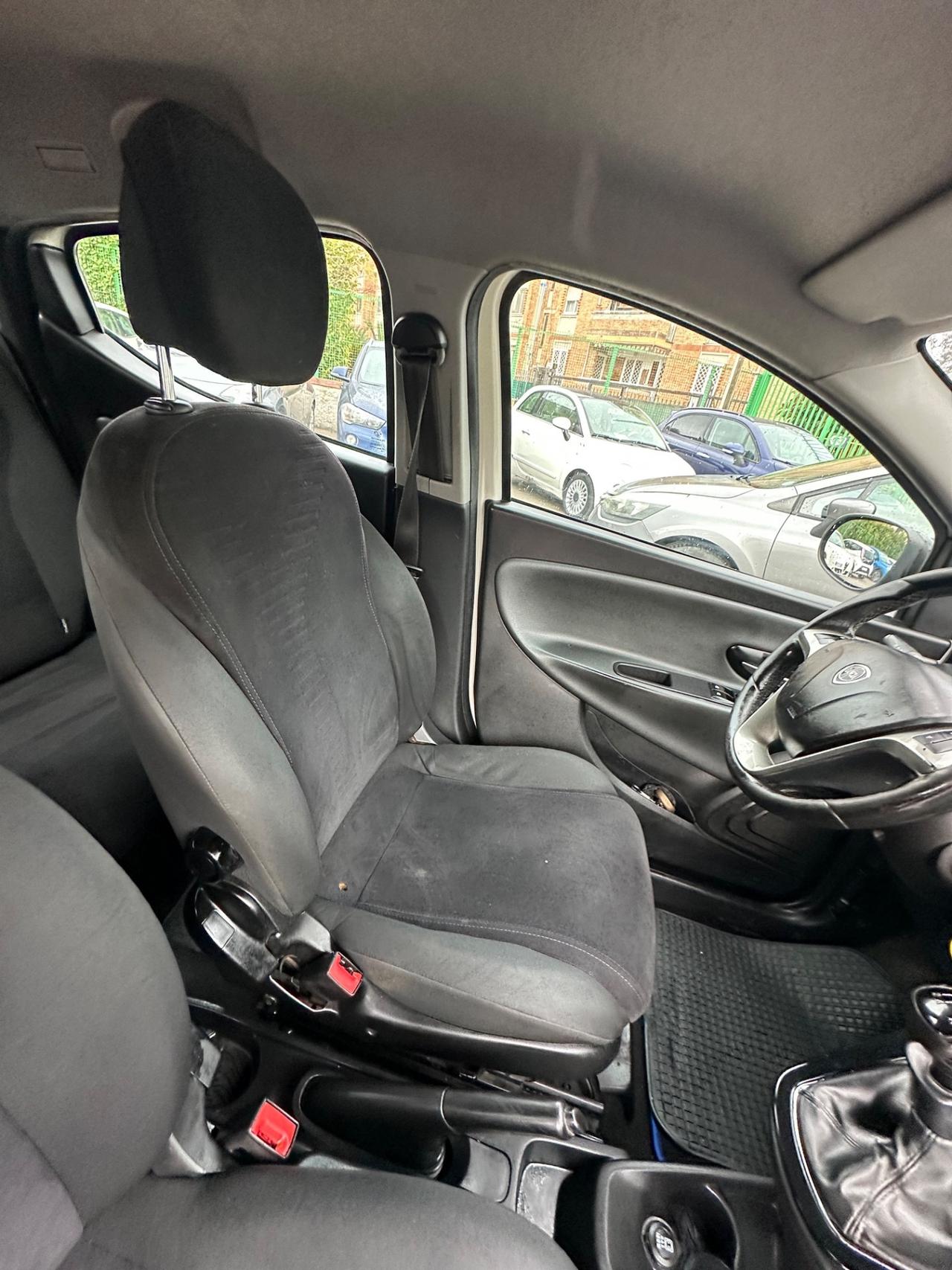 Lancia Ypsilon 1.2 69 CV 5 porte GPL Ecochic Platinum