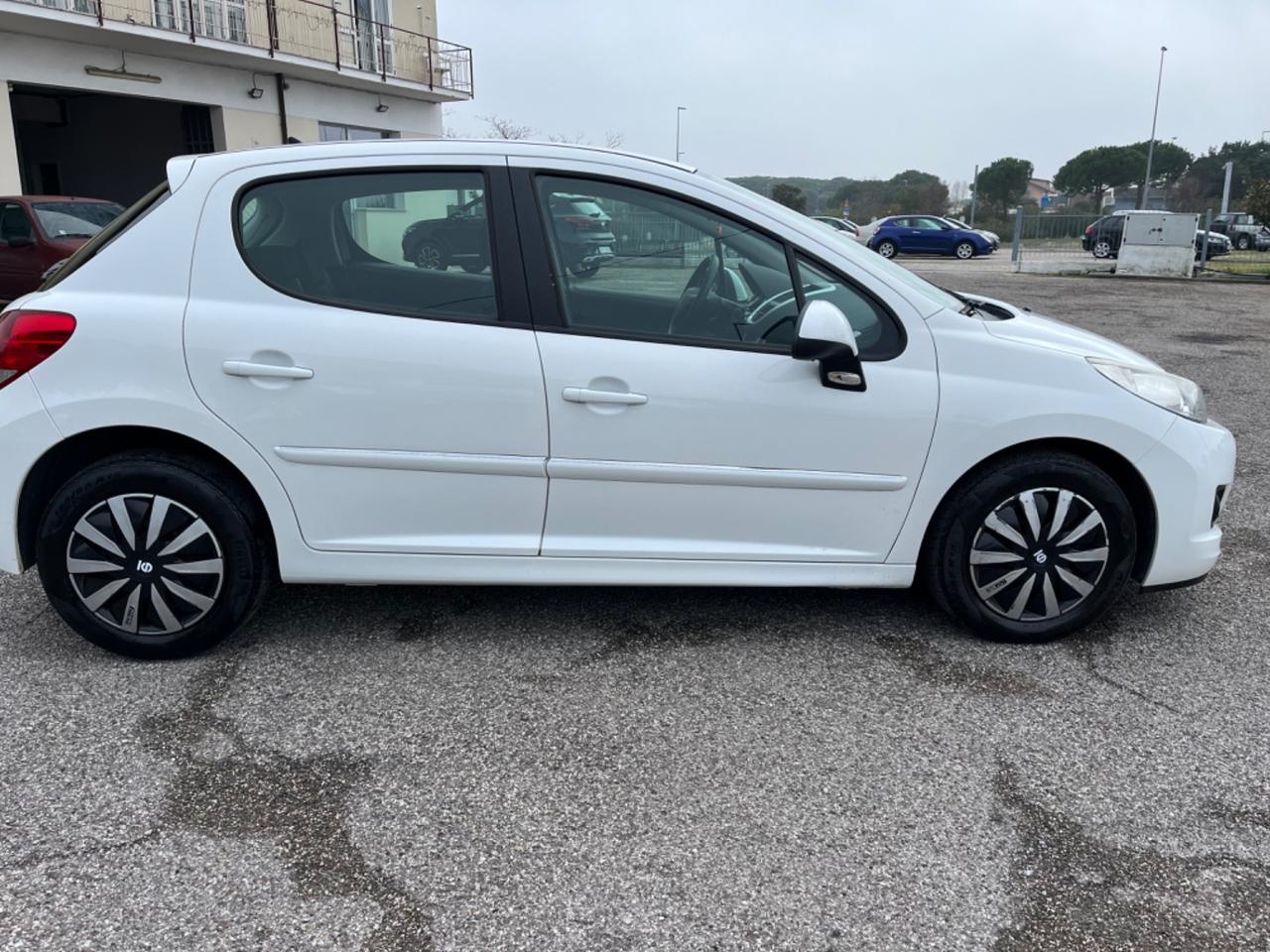 Peugeot 207 Plus 1.4 8V 75CV 5p. ECO GPL neopatentati