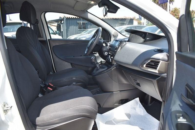 Lancia Ypsilon 1.0 FireFly 70cv S&S Hybrid GOLD