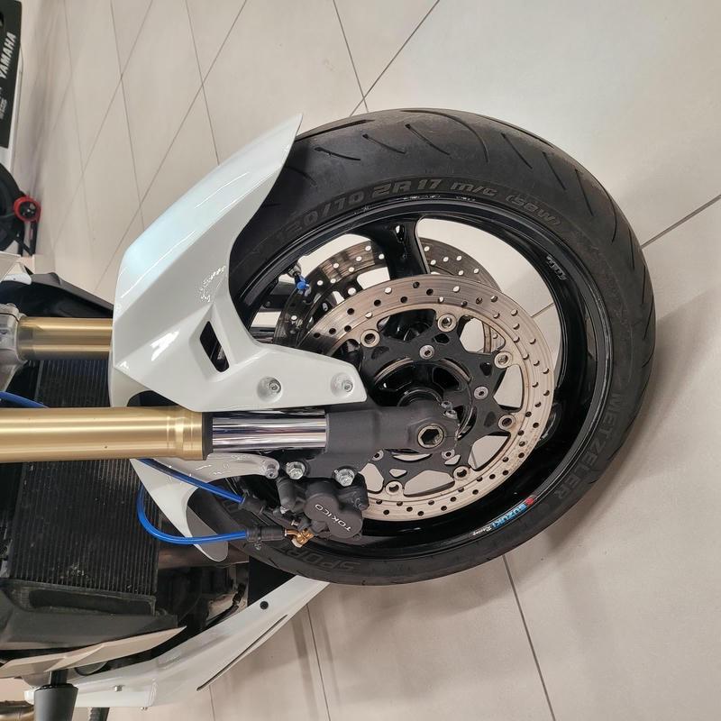 Suzuki GSR 750 - 2011