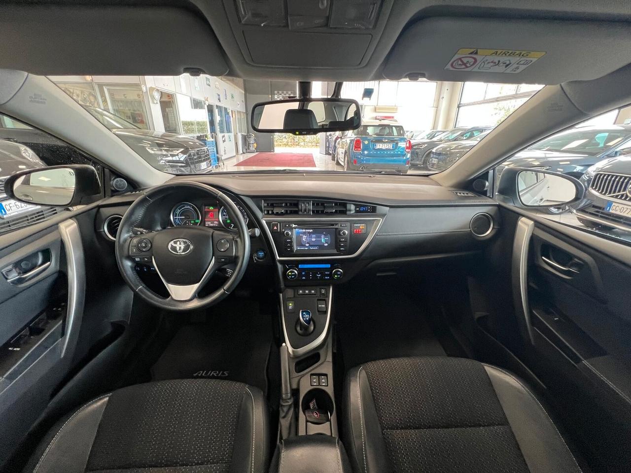Toyota Auris Touring Sports 1.8 Hybrid Lounge