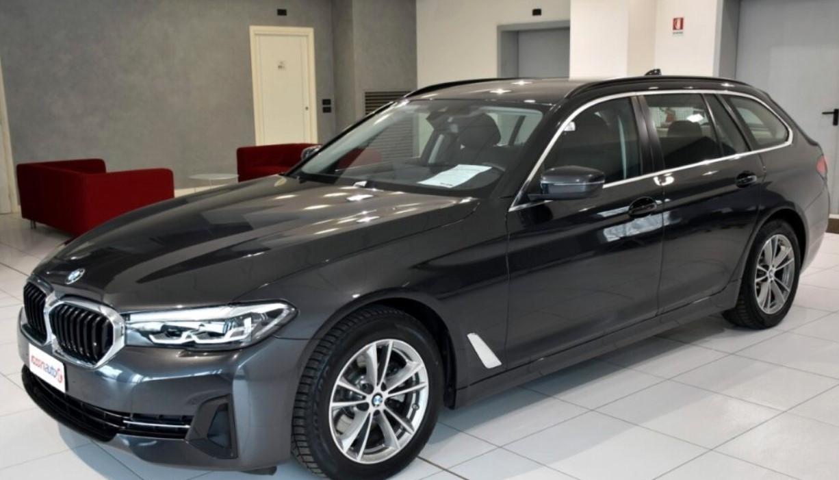 BMW Serie 5 520d 48V Touring Business PRONTA CONSEGNA