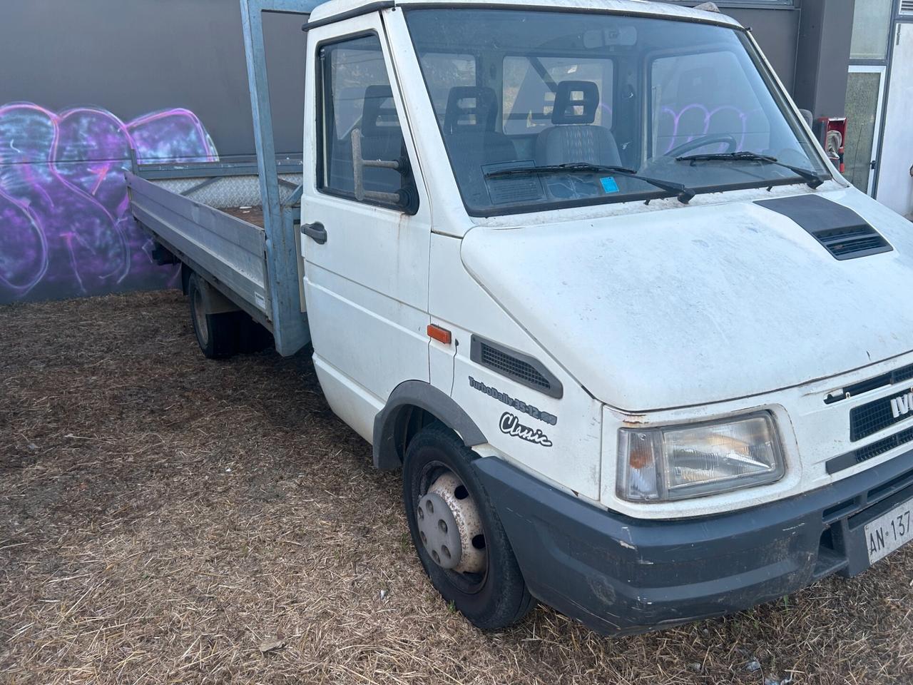 IVECO TurboDaily 35-12 2002