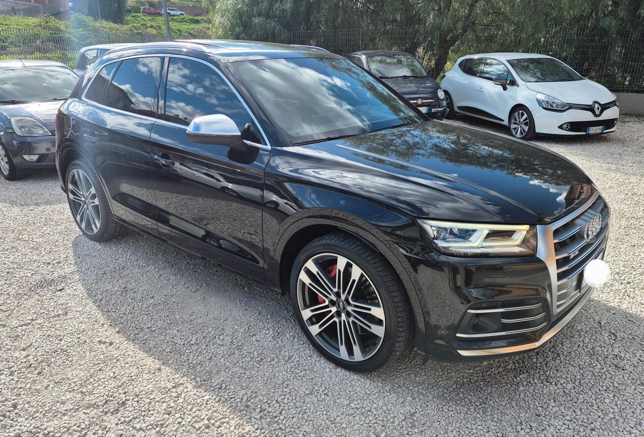 Audi SQ5 S-LINE