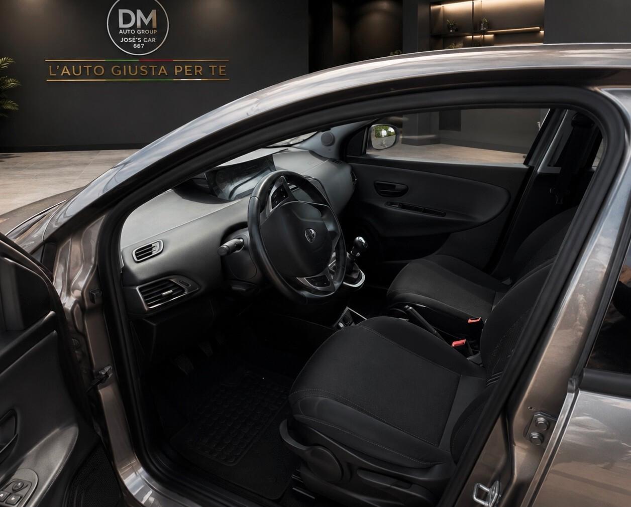 Lancia Ypsilon 1.0 FireFly 5 porte S&S Hybrid Gold