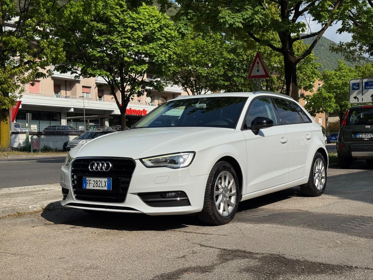 Audi A3 SPB 1.6 TDI Sport - SENSORI PER IL PARCHEGGIO - VETRI OSCURATI