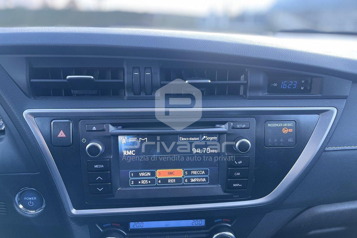 TOYOTA Auris 1.8 Hybrid Lounge