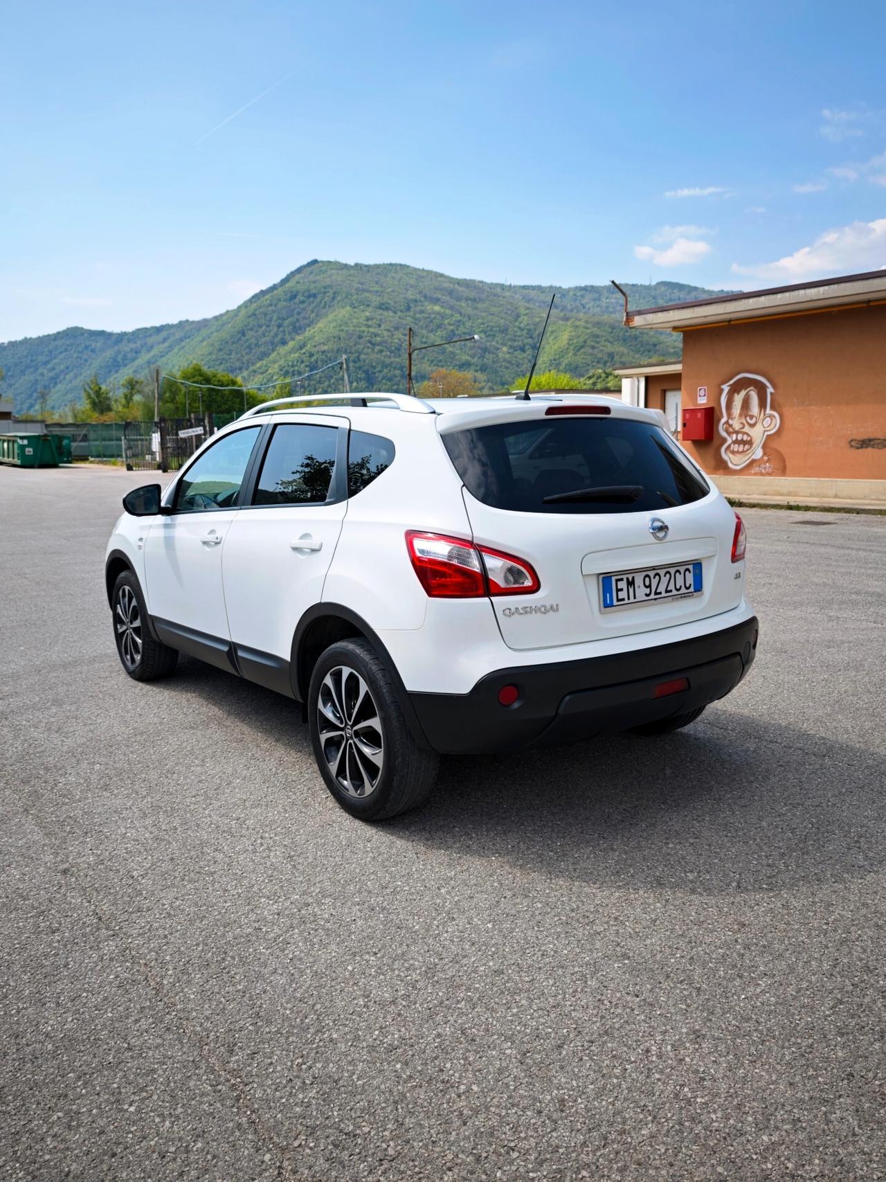 Nissan Qashqai 2.0 4x4 dCi DPF 4WD aut. Tekna Full Optional