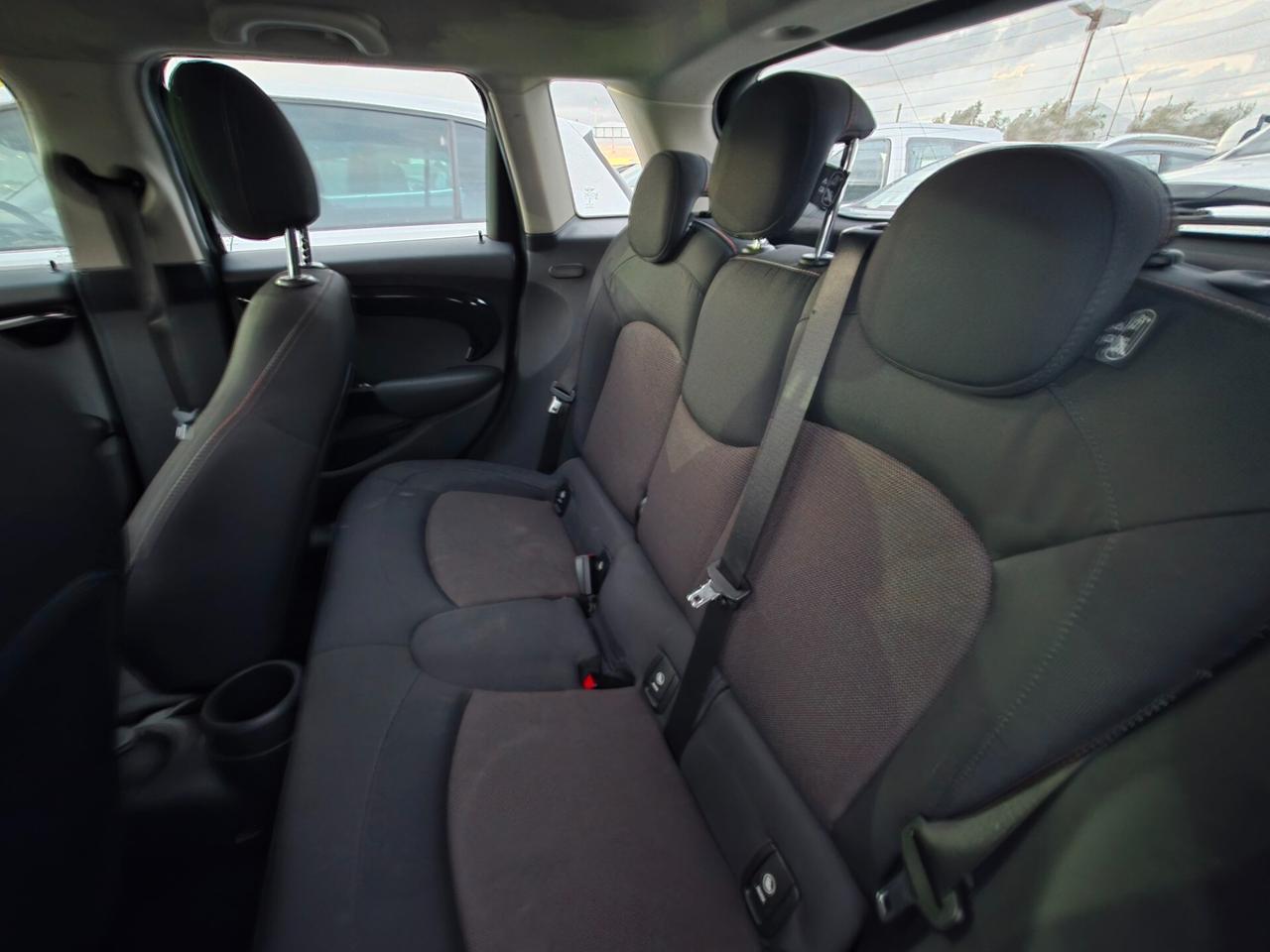 Mini One D 5 PORTE BAKER STREET