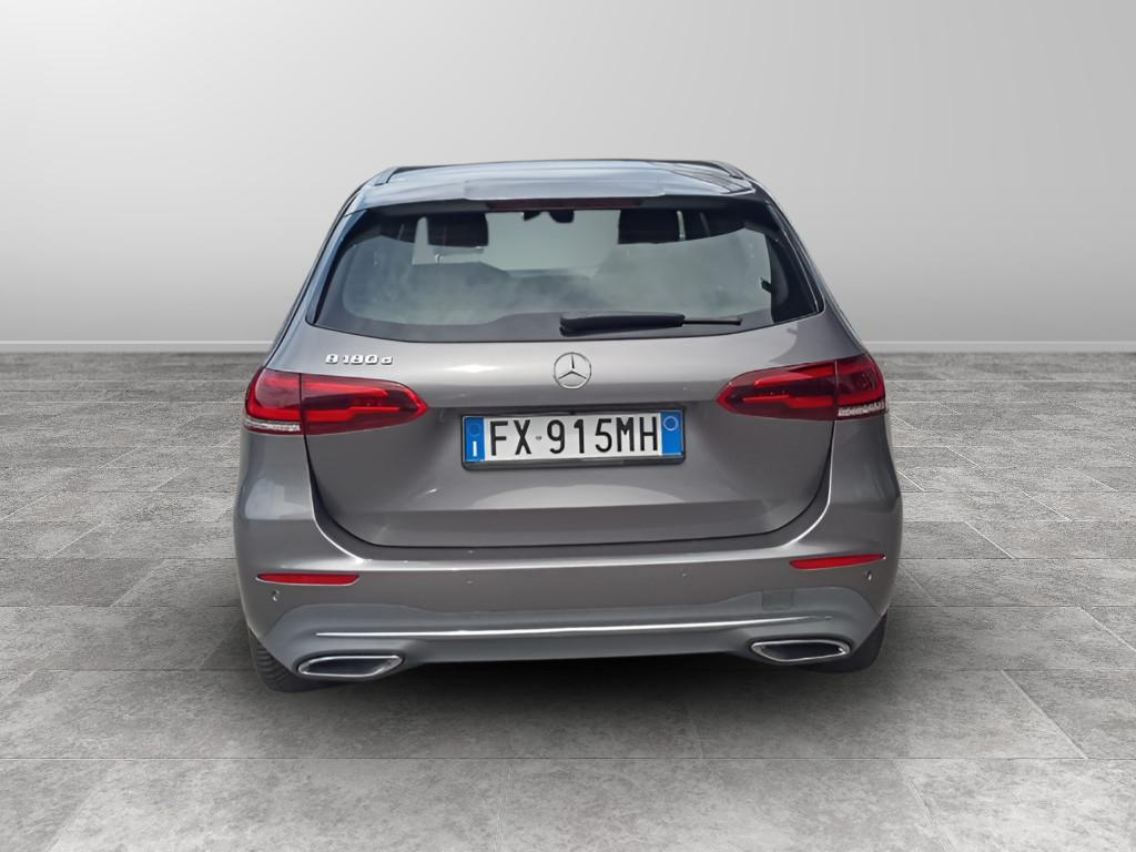 Mercedes-Benz Classe B - W247 2018 - B 180 d Sport Plus auto
