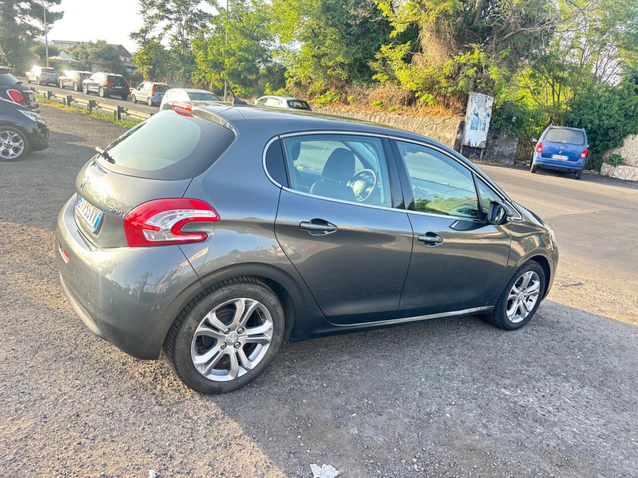 Peugeot 208 1.4 HDi 68 CV 5 porte Allure