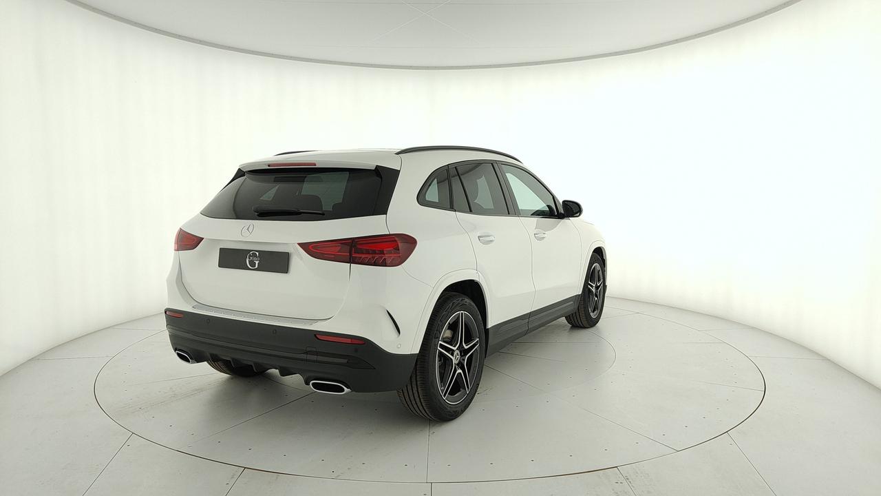 Mercedes-Benz GLA 180 d Automatic