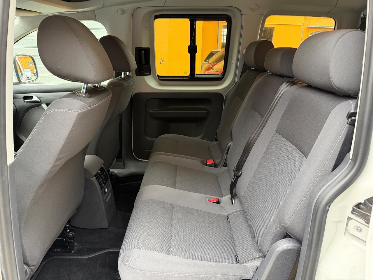 Volkswagen Caddy 1.6 TDI 102 CV 5p. Trendline 7 Posti