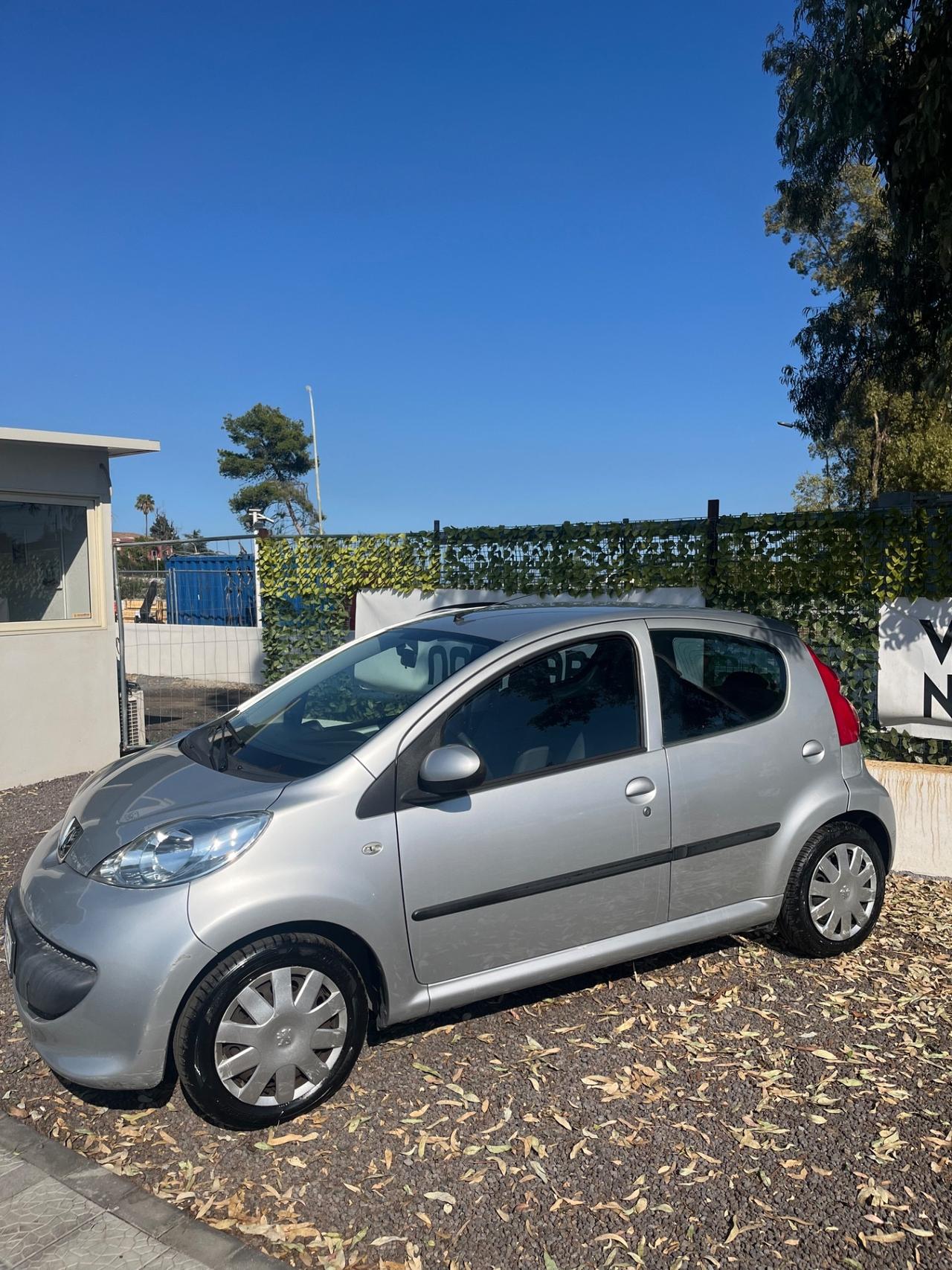 Peugeot 107 1.0 68CV 5p. Plaisir