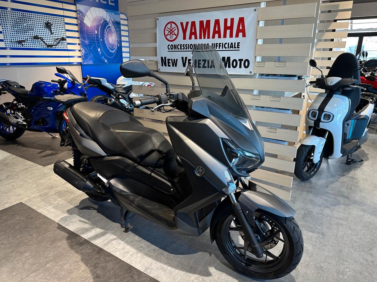 Yamaha X-Max 250 - 2016
