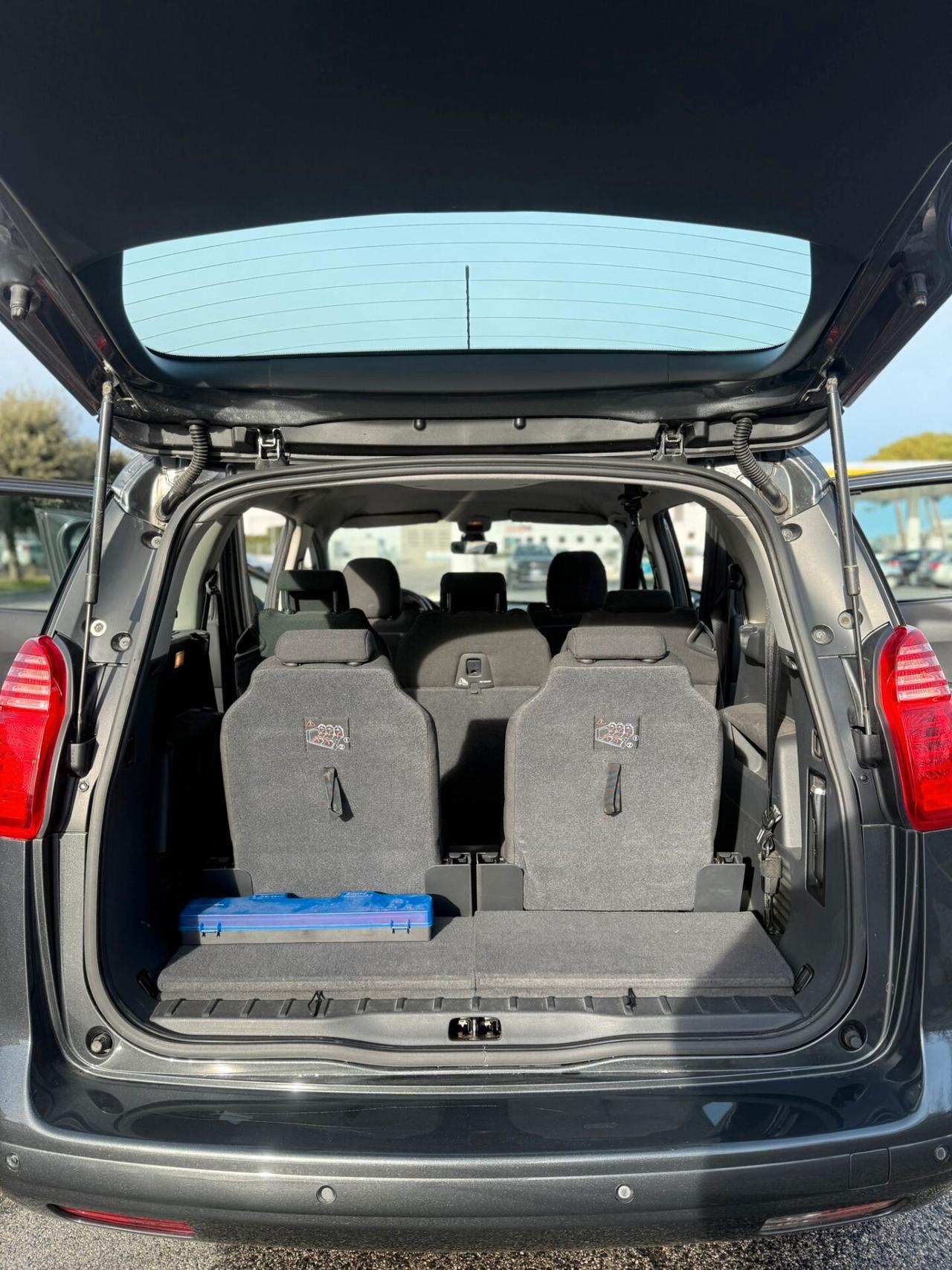 Peugeot 5008 1.6 HDi 112CV Business 7 POSTI NEOPATENTATI