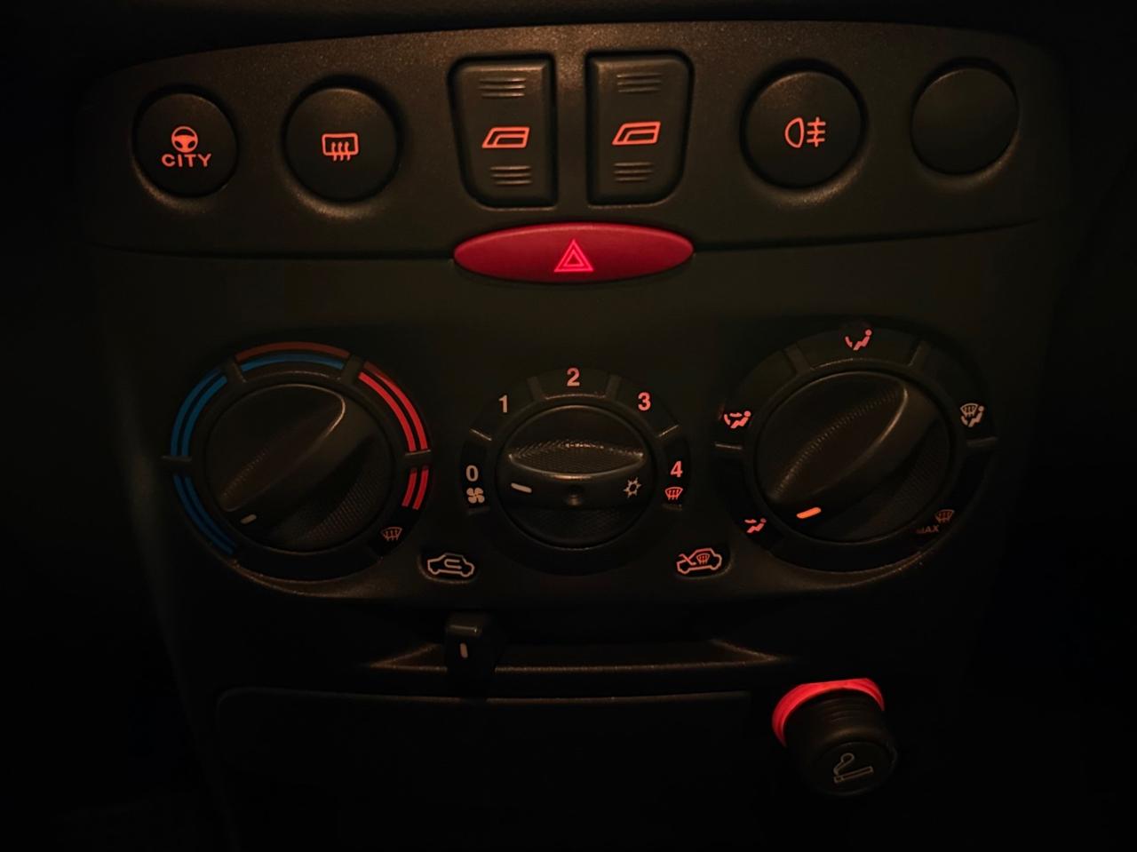 STUPENDA FIAT PUNTO CON SOLI 30.737 KM IN OTTIME CONDIZIONI