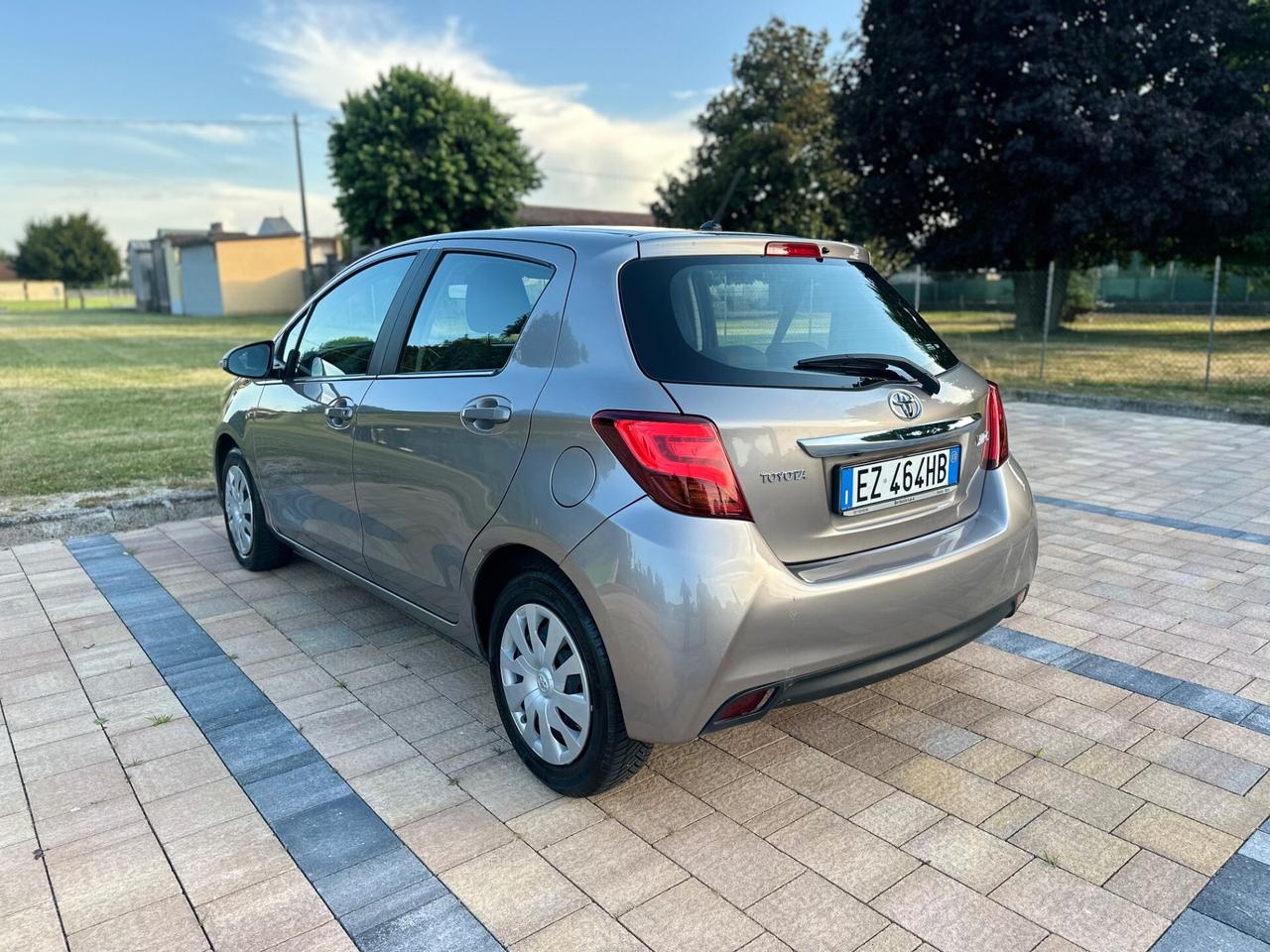 Toyota Yaris 1.0 5 porte Lounge NEOPATENTATI