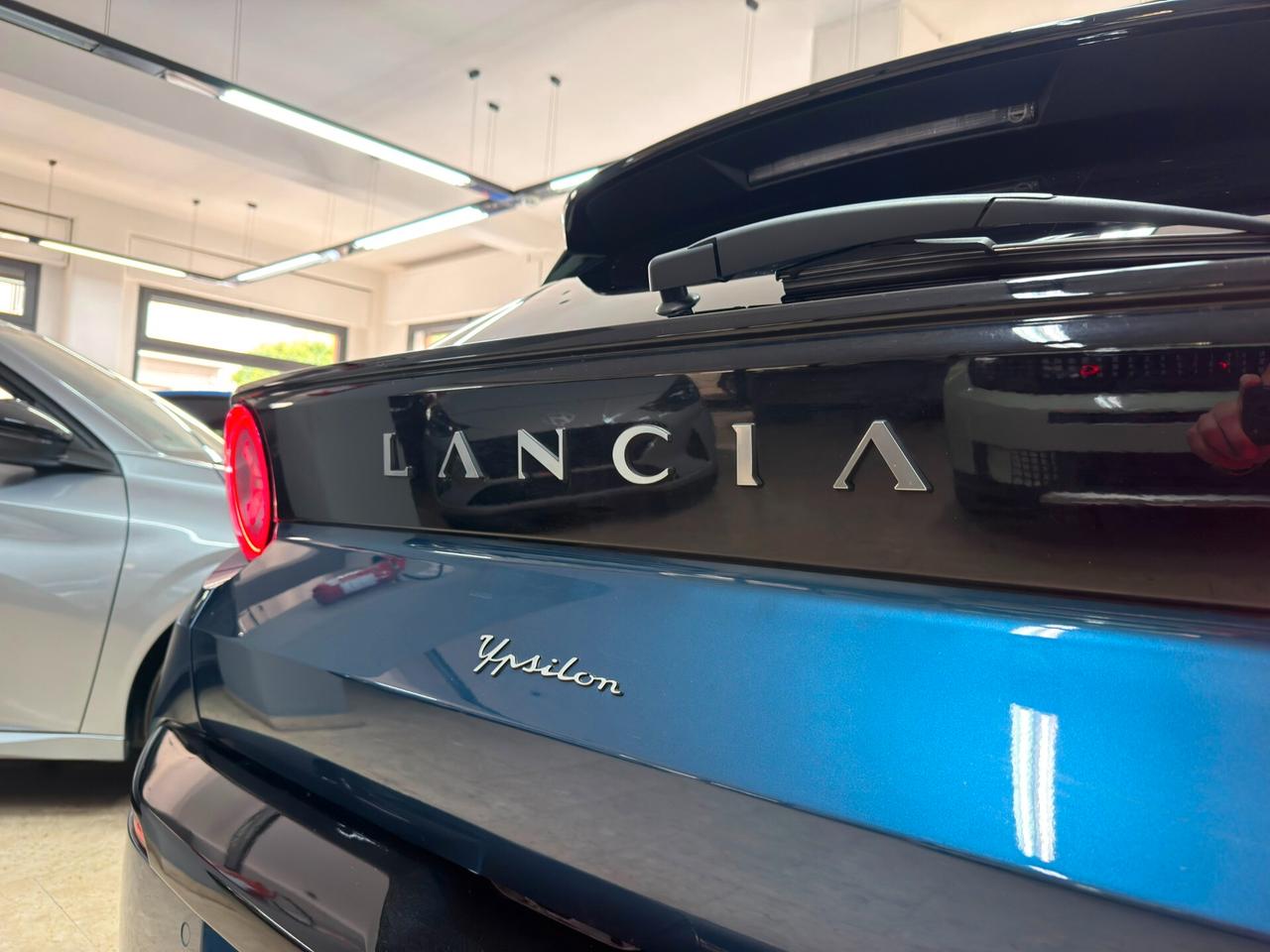 Lancia Ypsilon Hybrid 110CV e-DCT Edizione Cassina