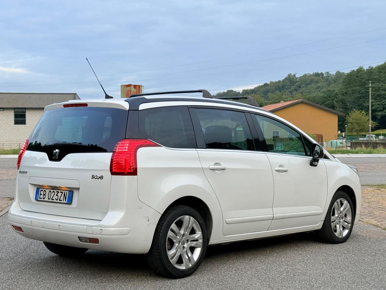 Peugeot 5008 2.0 HDi 150CV full optional