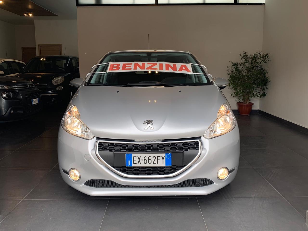 Peugeot 208 PureTech 82 5 porte Allure