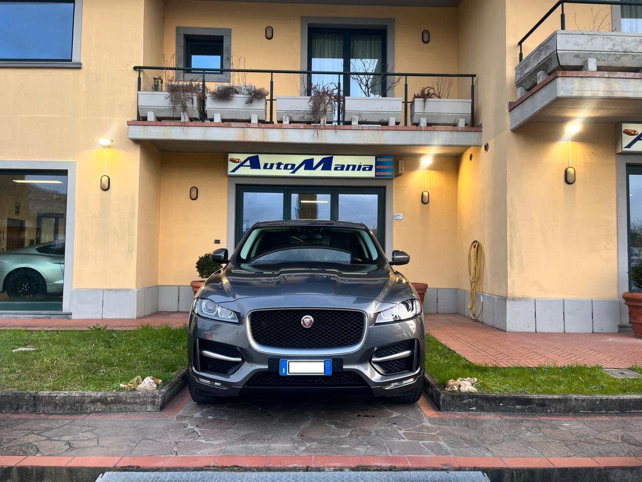 Jaguar F-Pace R-SPORT 2.0 D 180 CV AWD