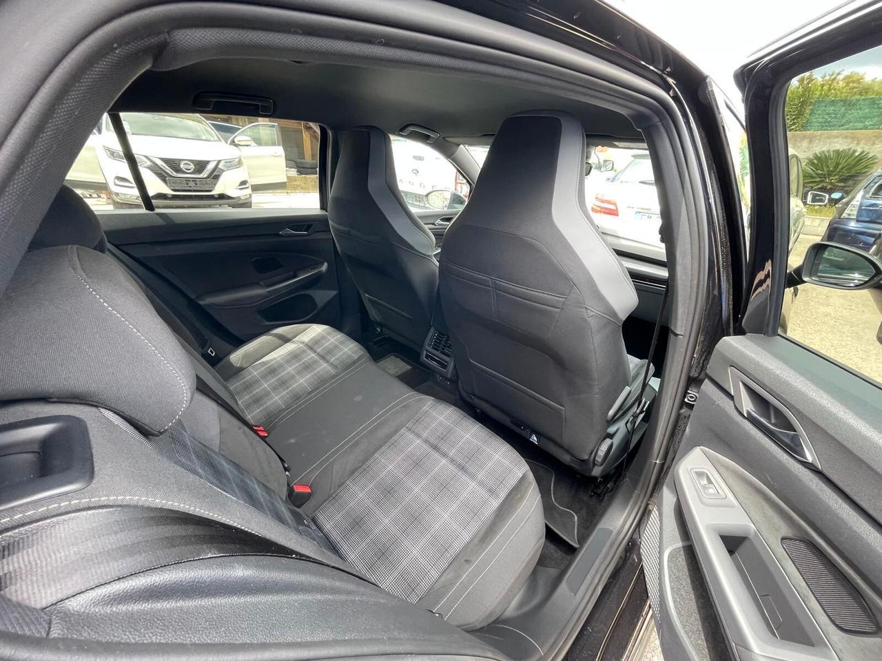 Volkswagen Golf 8 GTD 2.0 200cv DSG