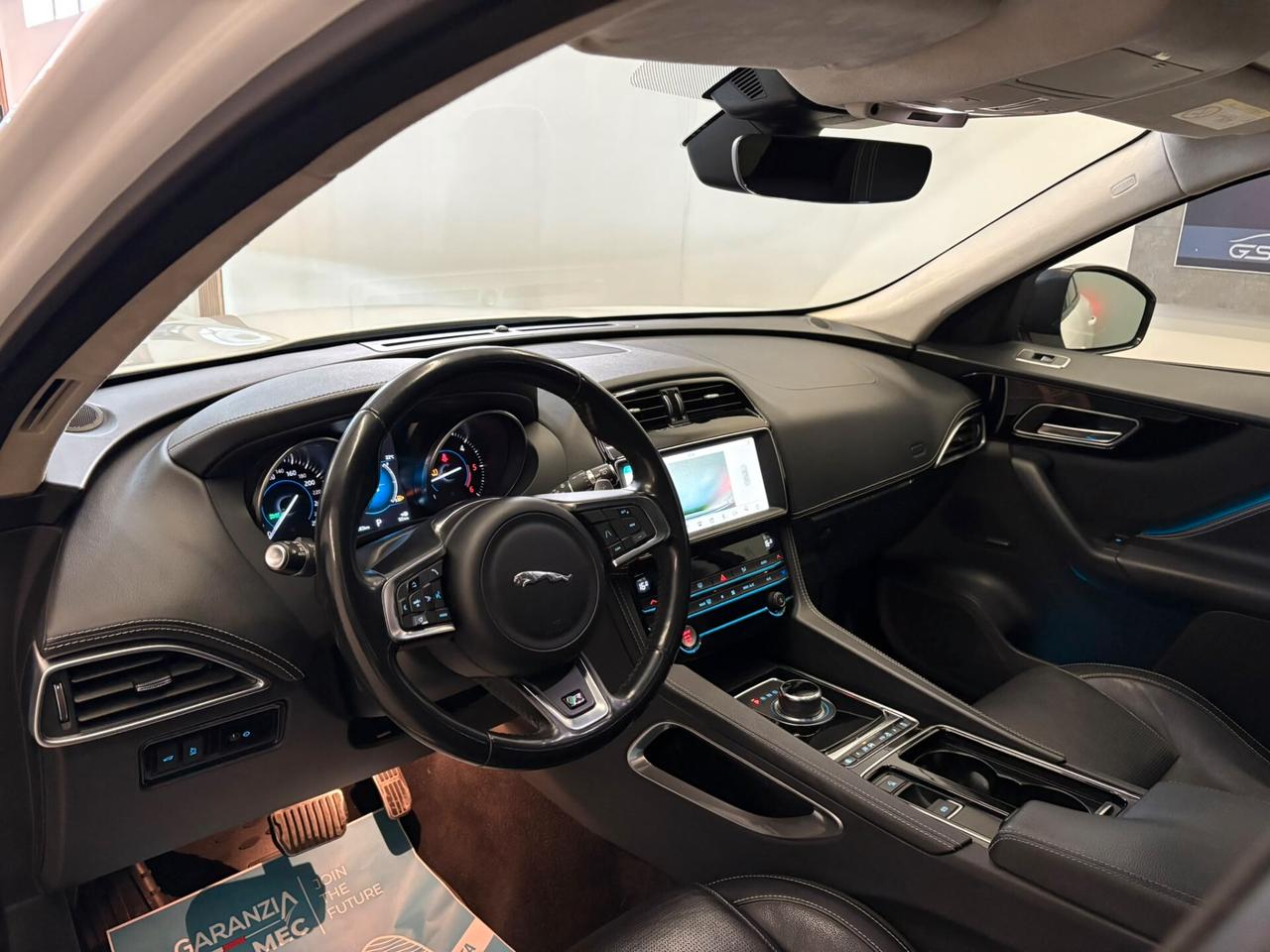 Jaguar F-Pace 2.000cc D 240 CV AWD aut. R-Sport