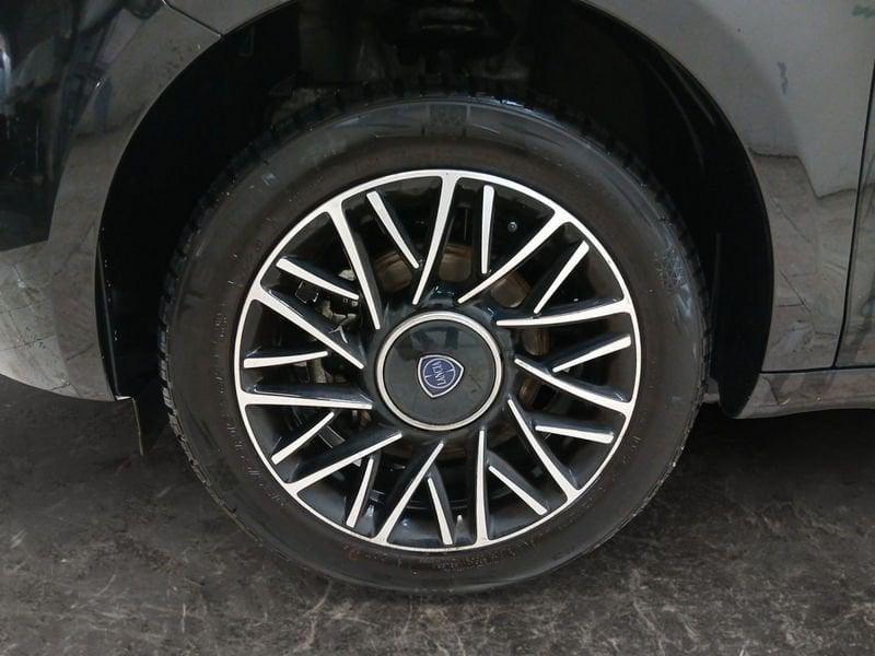 Lancia Ypsilon 1.0 firefly hybrid Alberta Ferretti s&s 70cv