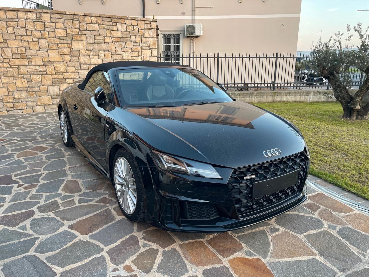 Audi TT Roadster 45 TFSI quattro S-tronic S-Line