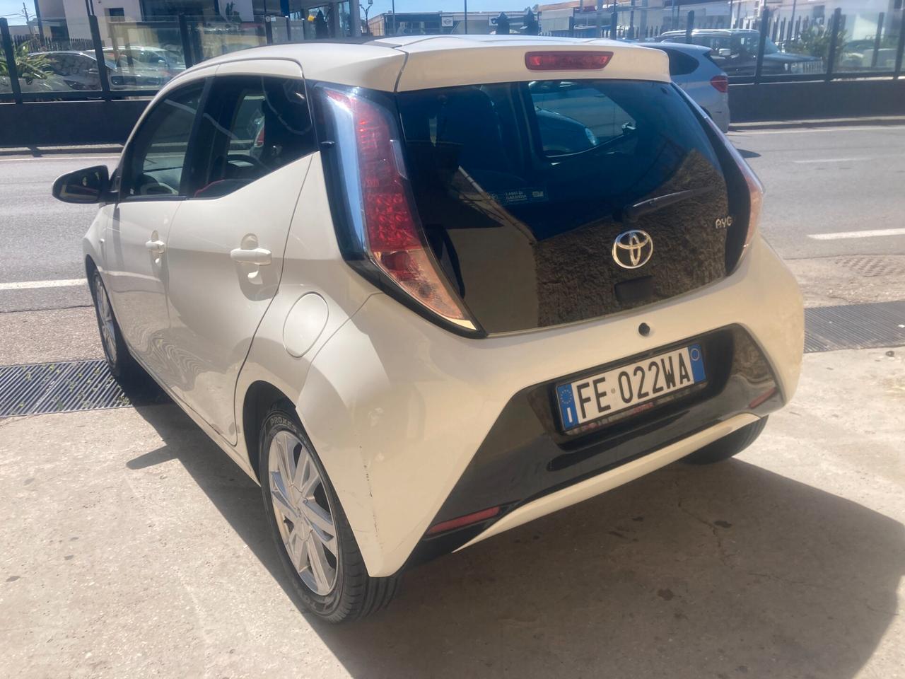 Toyota Aygo 1.0 VVT-i 69 CV automatica tetto apribile