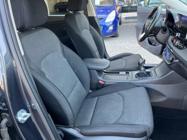 HYUNDAI i30 1.6 CRDi hybrid AUTOMATICA