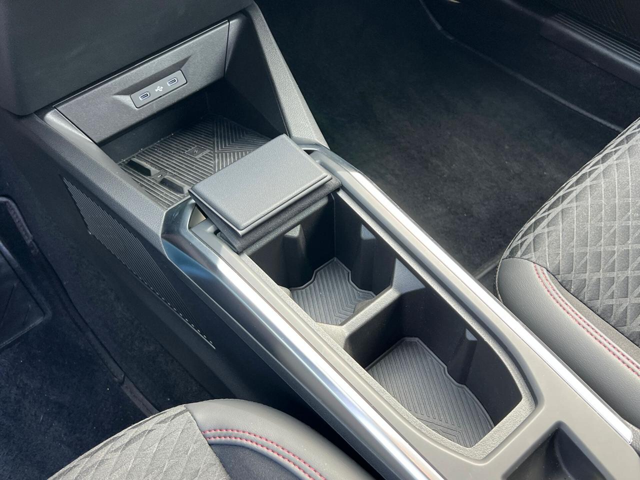 Renault Clio 1.8 full hybrid E-Tech Techno Auto
