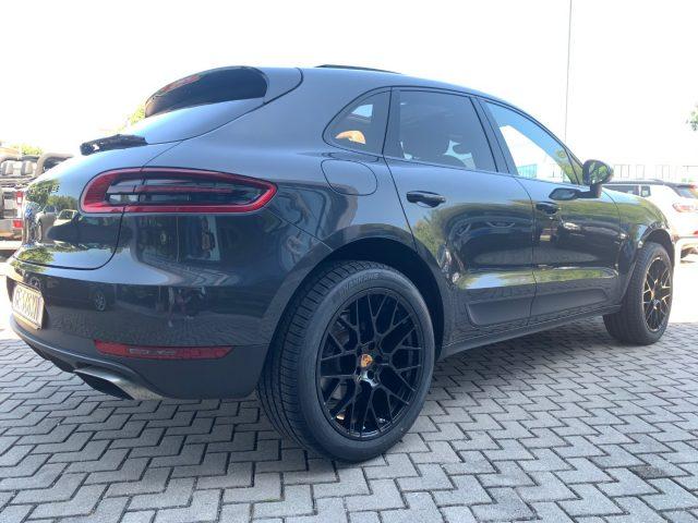 PORSCHE Macan 2.0