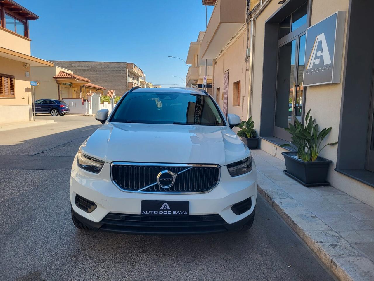 Volvo XC40 D3 Geartronic Business+Cerchi Black+Retrocamera+Fari Led..