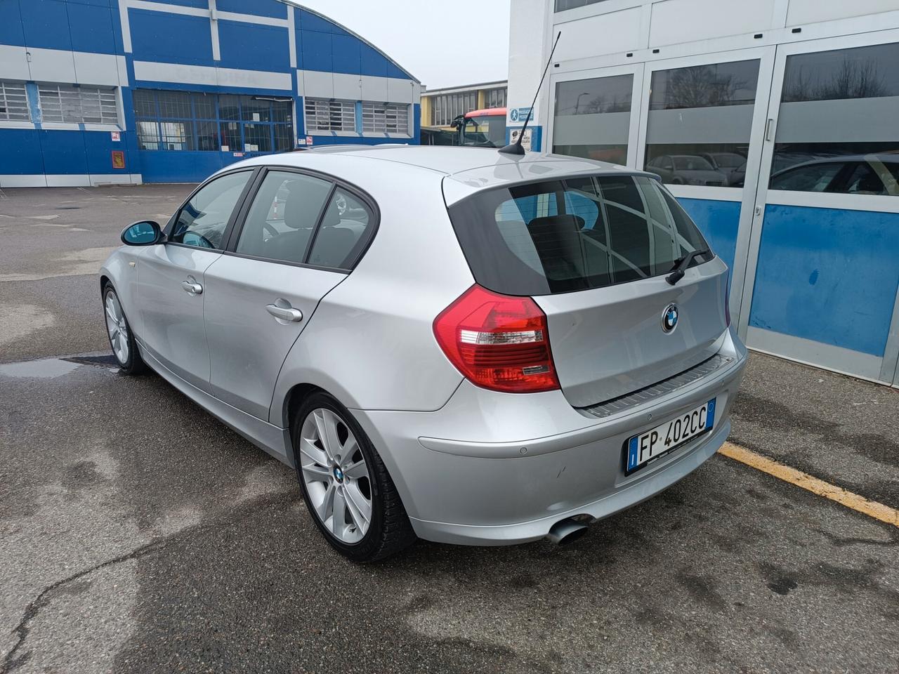 Bmw 120 120i cat 5 porte Eletta