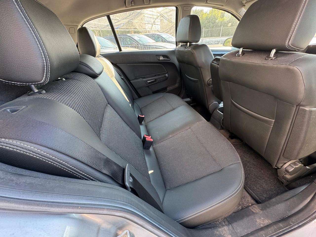 Opel Astra 1.9 16V CDTI 150CV 5 porte Cosmo