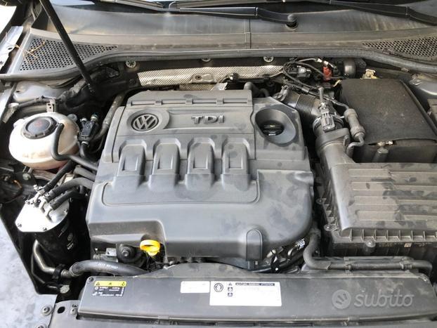 VOLKSWAGEN Passat Variant 1.6 TDI SCR DSG Busine