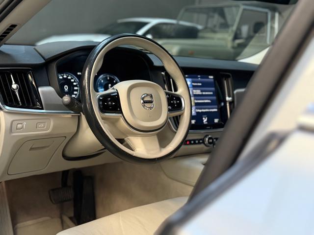 VOLVO V90 D4 Geartronic Momentum