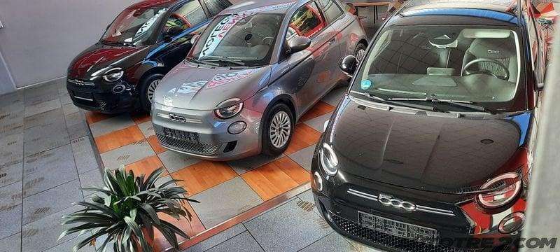 FIAT 500 500e Berlina 23,8 kWh Action